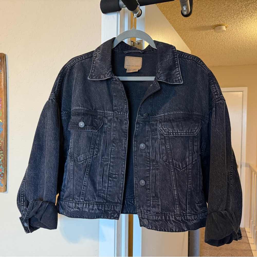 AE Oversized Cropped Black Denim Jacket